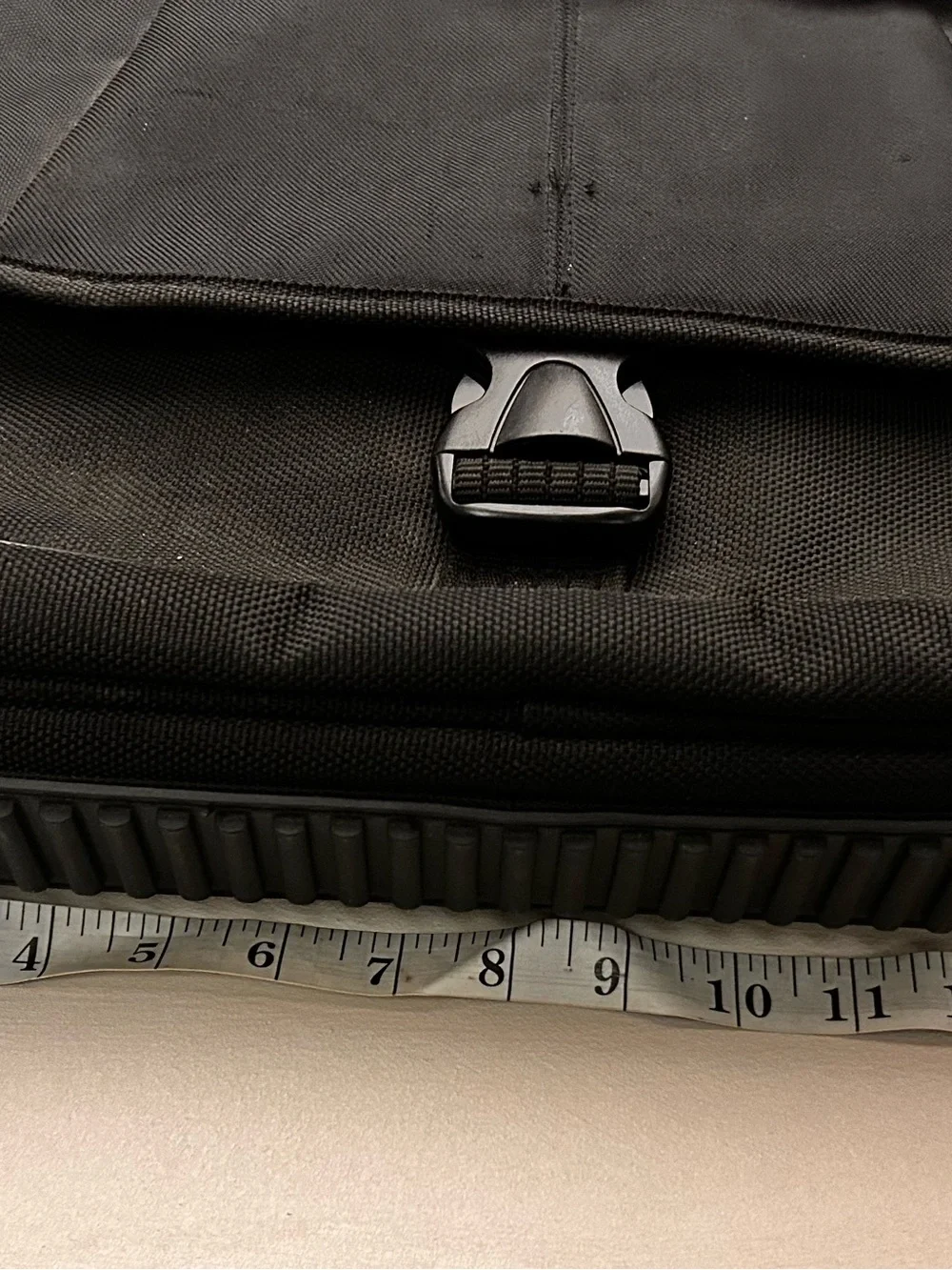 Men's Black Laptop Messenger Bag with Adjustable Shoulder Strap Vargus